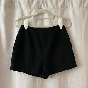 High-waisted Black Hotpants / Shorts